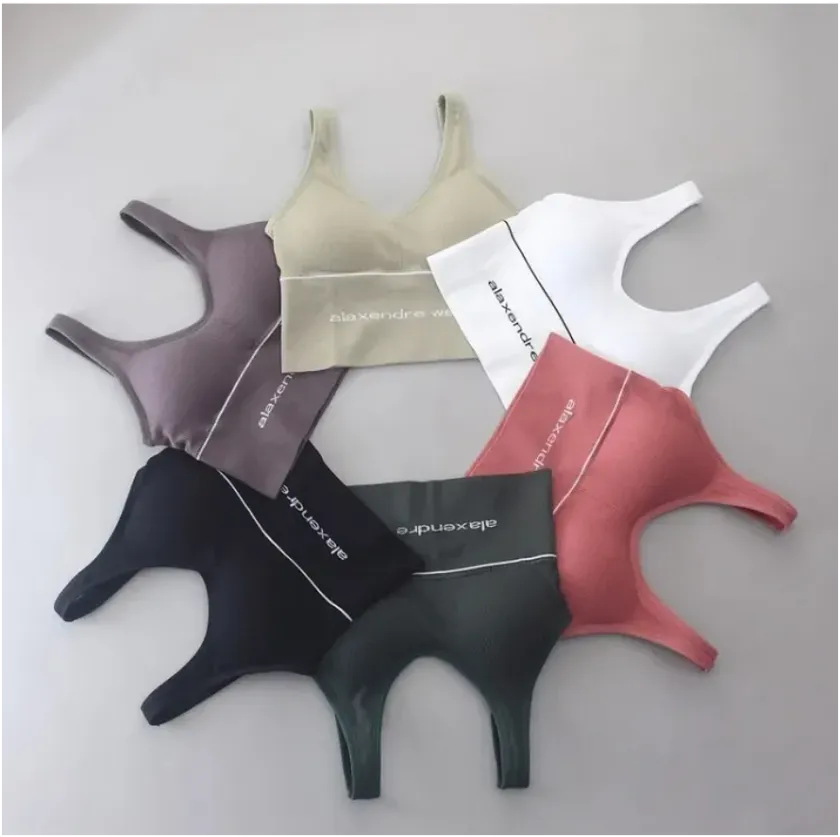 Premium Ribbed Seamless Sports Bra – "Alaxendre Weng" Design (Pack of 2)